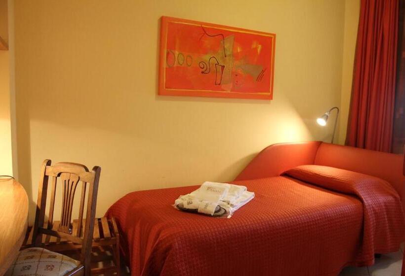 اتاق خانواده اجرایی, B&b Domus Traiani Benevento