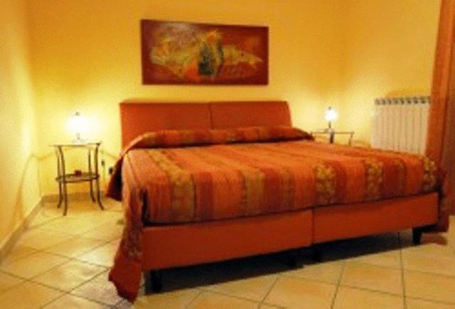 اتاق استاندارد سه تخته با بالکن, B&b Domus Traiani Benevento