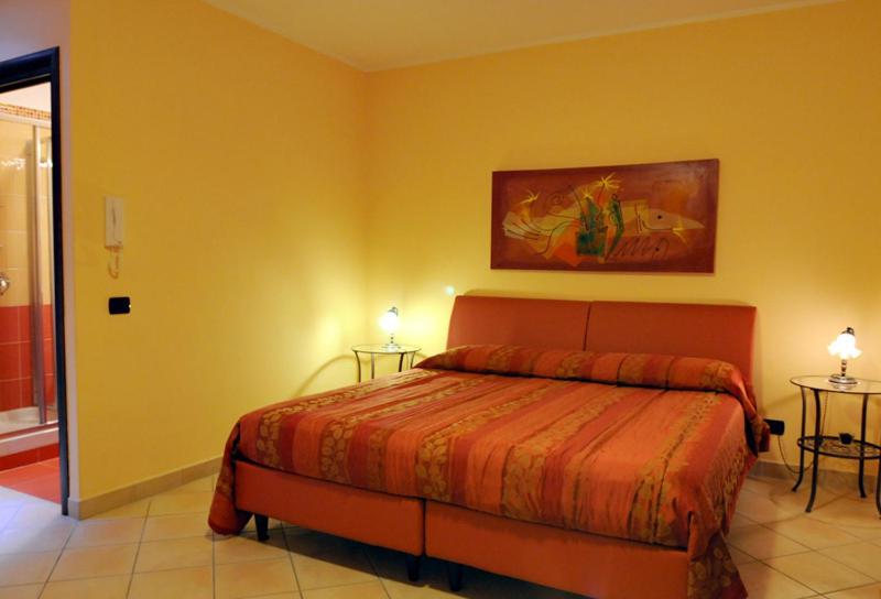اتاق استاندارد سه تخته با بالکن, B&b Domus Traiani Benevento