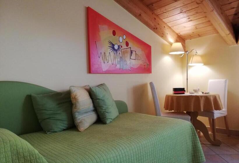 سوییت جونیور, B&b Domus Traiani Benevento