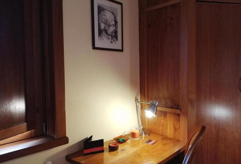 اتاق خانواده اجرایی, B&b Domus Traiani Benevento