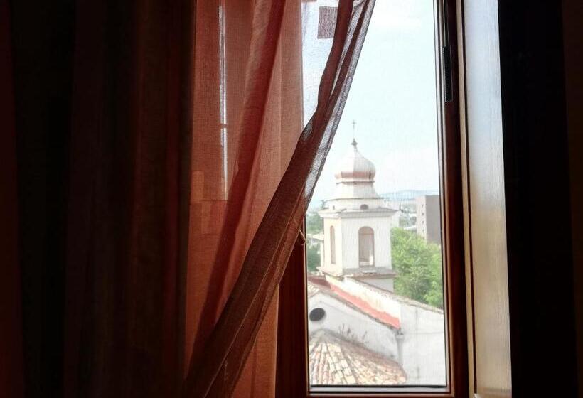 اتاق خانواده اجرایی, B&b Domus Traiani Benevento