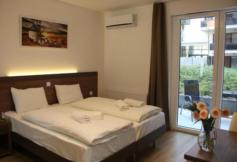 Студия Стандарт, Corvin Holiday Apartments