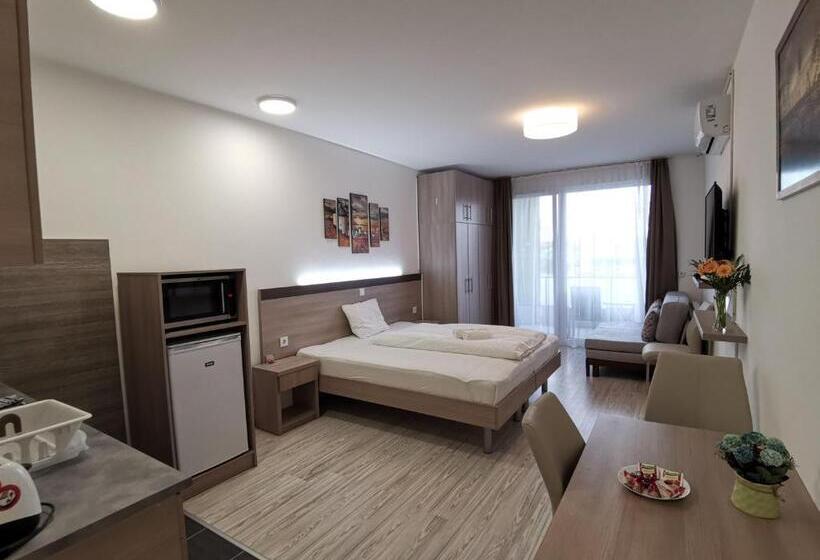 Семейное Студио, Corvin Holiday Apartments