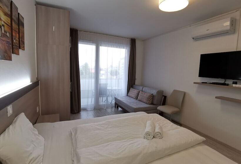 Студия Стандарт, Corvin Holiday Apartments