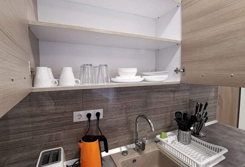 Escritório Estándar, Corvin Holiday Apartments