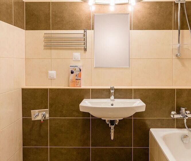 Апартаменты 1 Спальня, Corvin Holiday Apartments