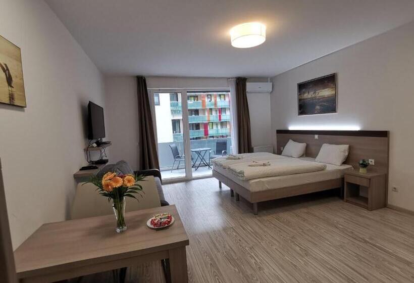 Семейное Студио, Corvin Holiday Apartments