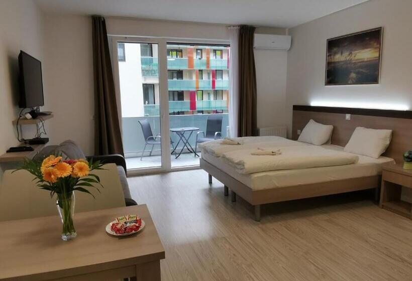 Семейное Студио, Corvin Holiday Apartments