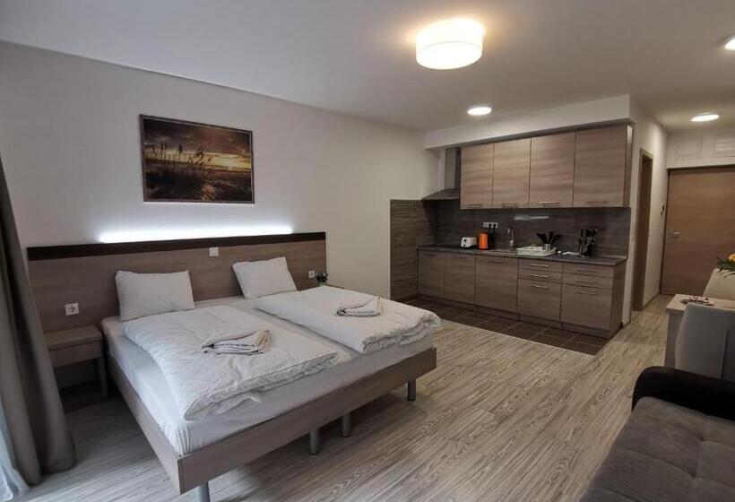 Estúdio Familiar, Corvin Holiday Apartments