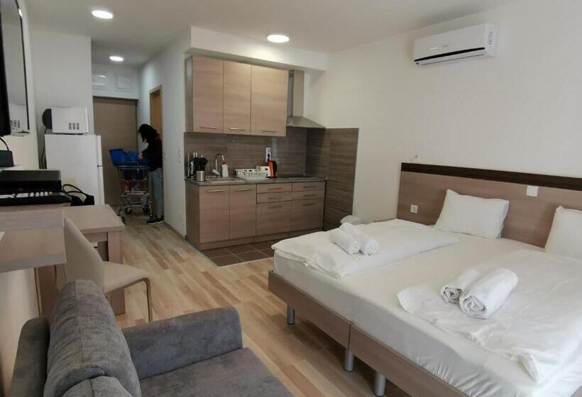 Апартаменты 1 Спальня, Corvin Holiday Apartments