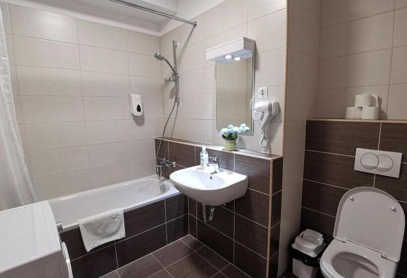 Estúdio Familiar, Corvin Holiday Apartments