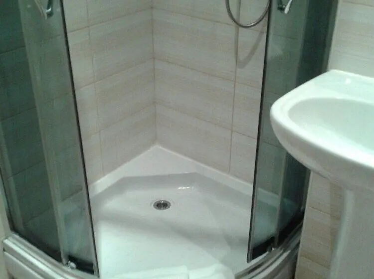 Chambre Standard Individuelle, Jungle