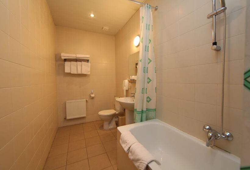 منزل غرفة نوم واحدة, Jungle