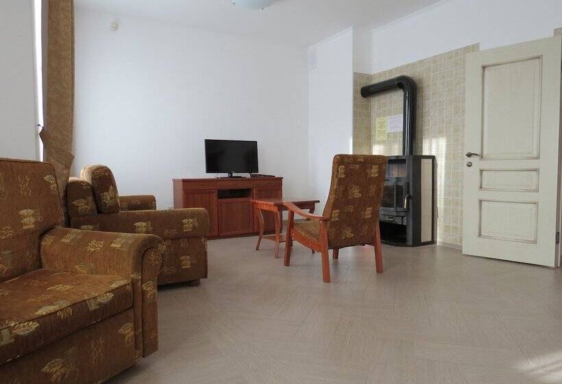 منزل غرفة نوم واحدة, Jungle