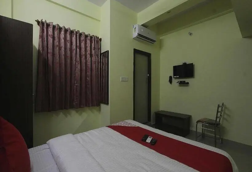 Classic Kolmen Hengen Huone, O V R Residency Near Sri Amruth Chithra Mandira