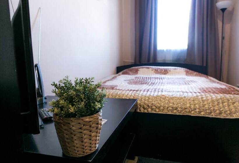 标准间, Maestro Hostel