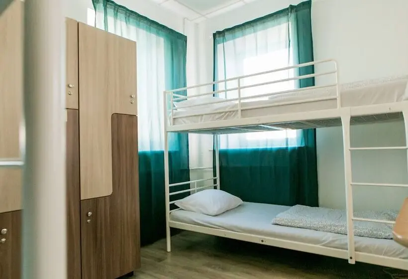 ルームシェアのワンベッド, Maestro Hostel