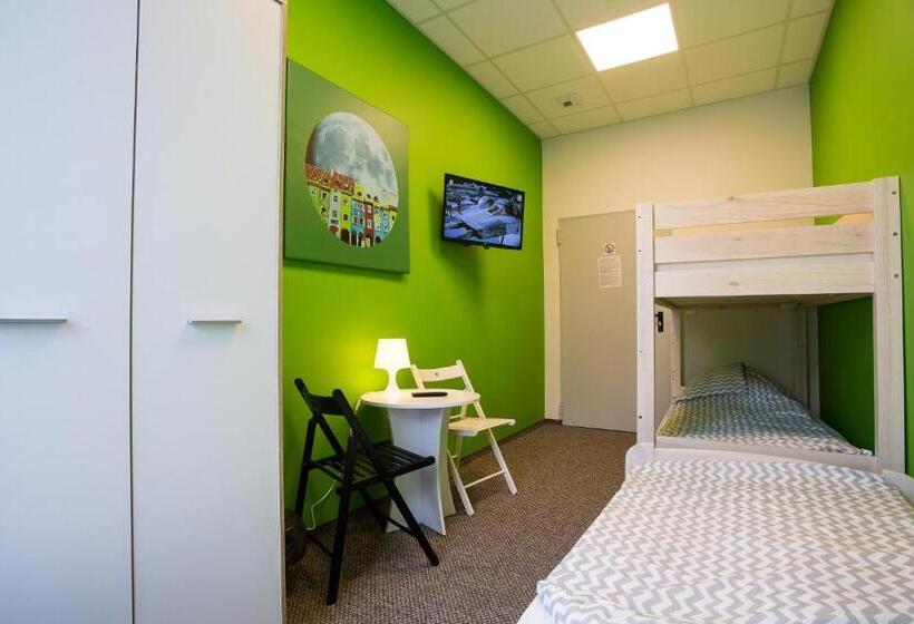 חדר סטנדרט לשלושה, Moon Hostel Poznań