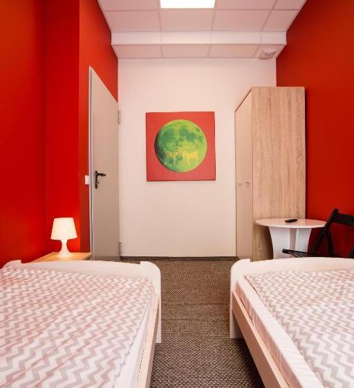 스탠다드 싱글 룸 공동욕실, Moon Hostel Poznań