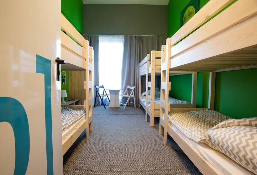 4인용 스탠다드 룸, Moon Hostel Poznań