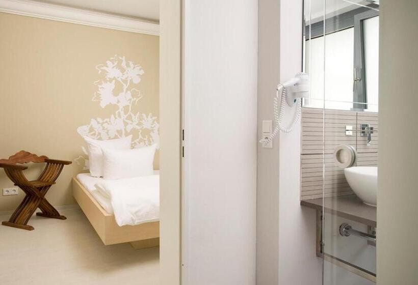 Номер Стандарт, Pension Mariposa