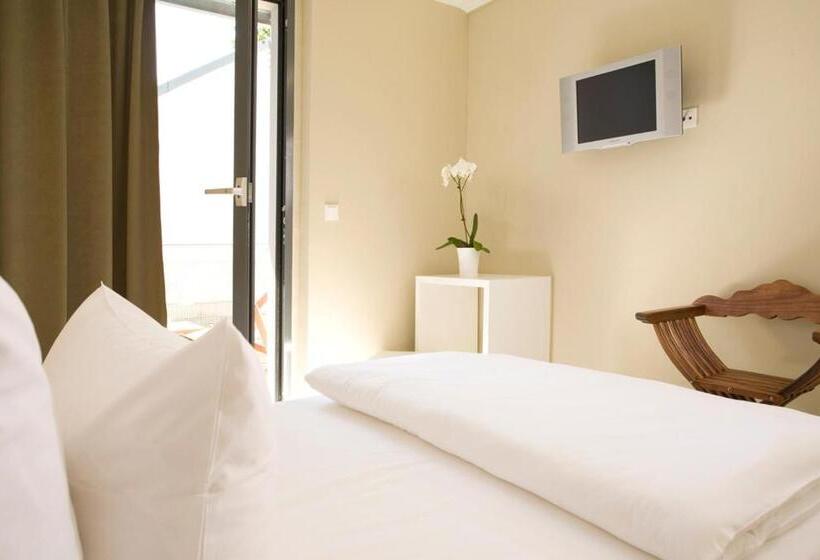 Quarto Estandar, Pension Mariposa