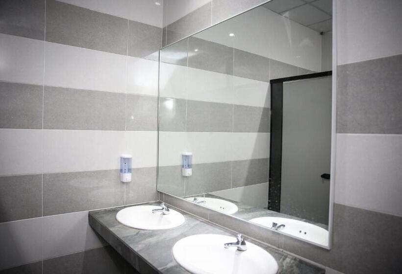 اتاق استاندارد با سرویس بهداشتی مشترک, Tbs Rest & Go Transit Motel