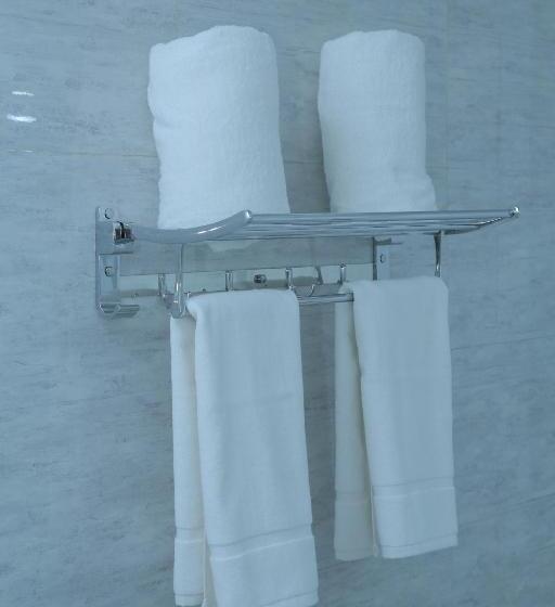 اتاق استاندارد, Lucy Guest House