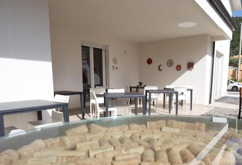 اتاق استاندارد سه نفره, Residenza Atena