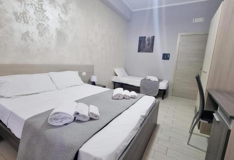 اتاق استاندارد سه نفره, Residenza Atena