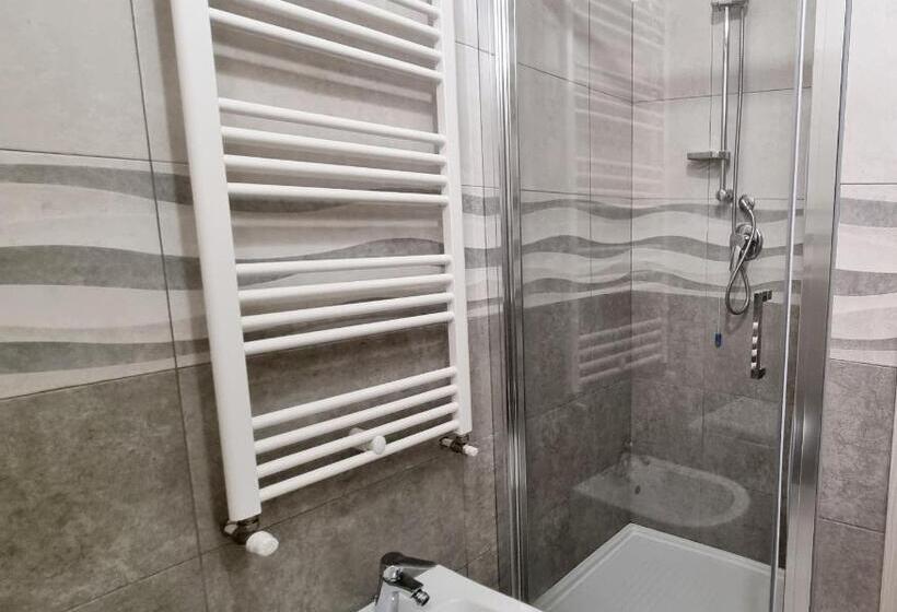 اتاق استاندارد سه نفره, Residenza Atena