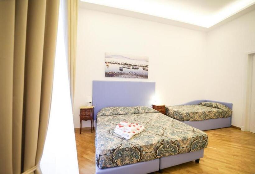 اتاق سه نفره دلوکس با چشمانداز دریا, Di Palma Suite