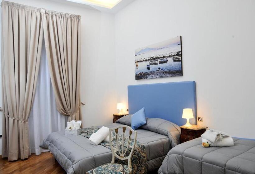 اتاق سه نفره دلوکس با چشمانداز دریا, Di Palma Suite