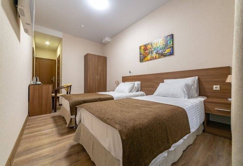 اتاق اکونومی, Atmosfera