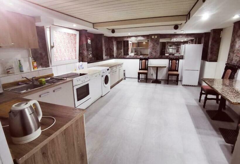 스탠다드 룸, Destille