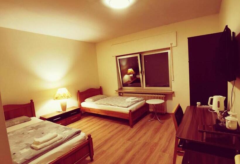 4인용 스탠다드 룸, Destille