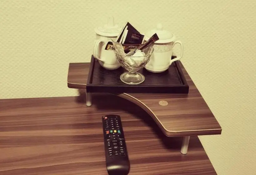 スタンダード4人部屋, Destille