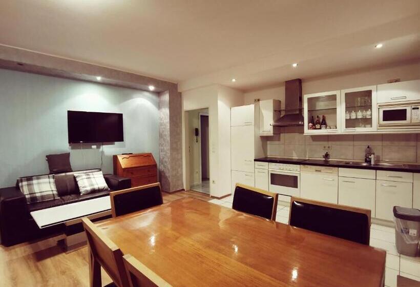 4인용 스탠다드 룸, Destille