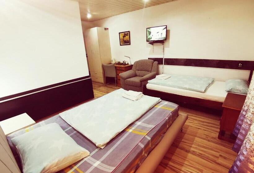 스탠다드 룸, Destille