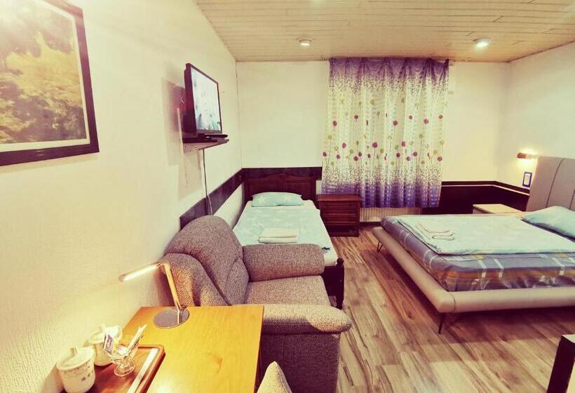 스탠다드 룸, Destille