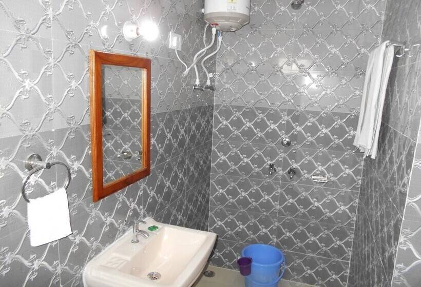 Standardrum, Mandawa Palace And Restaurent