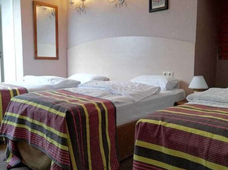 Номер Стандарт Трехместный, Tiara Domodedovo Guest House