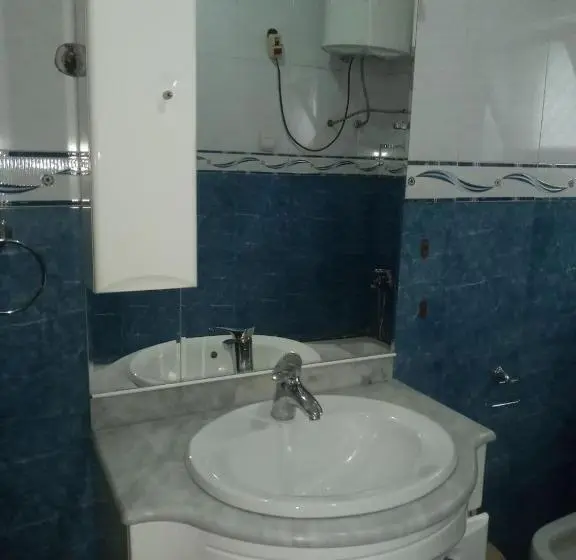 اتاق استاندارد, Lucy Guest House