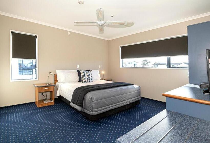 דירה בת חדר שינה 1 עם מרפסת, Bay City Motor Lodge