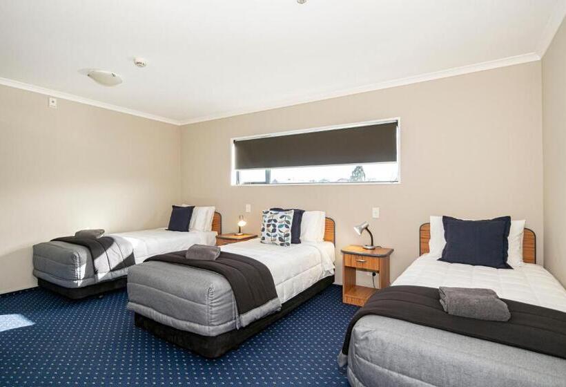 דירה בת חדר שינה 1 עם מרפסת, Bay City Motor Lodge