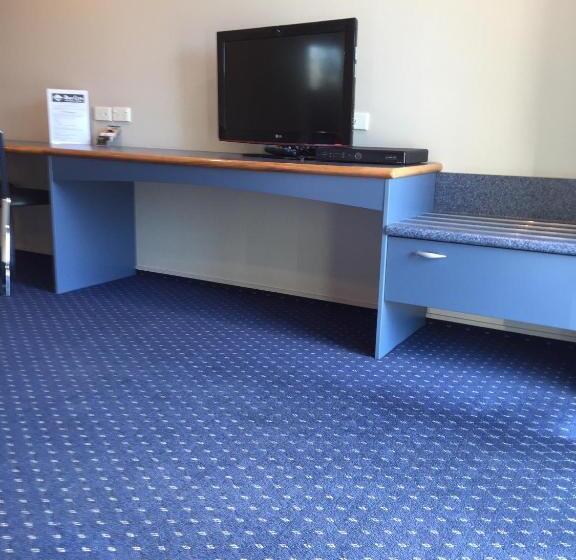 סוויטה דלוקס, Bay City Motor Lodge