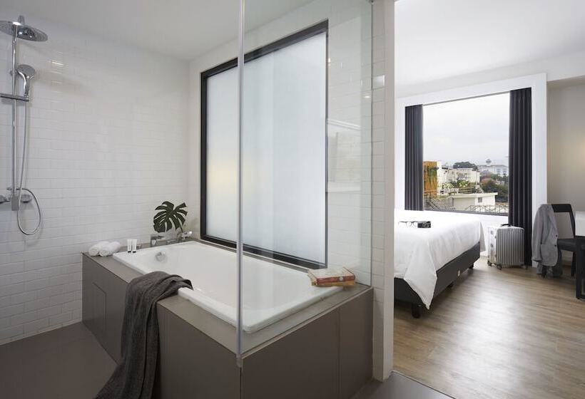 Люкс, De Braga, Artotel Curated