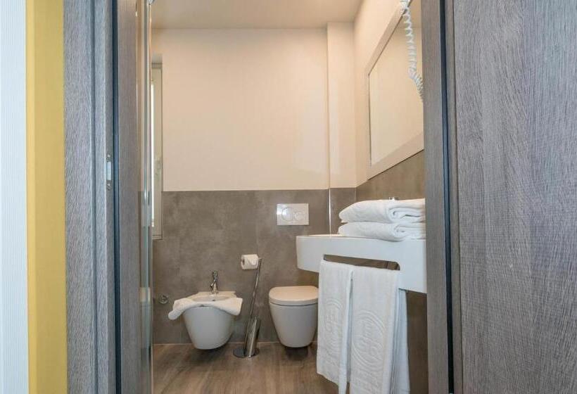 اتاق استاندارد با بالکن, Giulietta Romeo