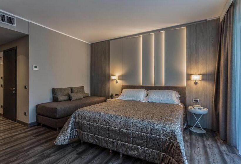 اتاق سوپریور با بالکن, Giulietta Romeo